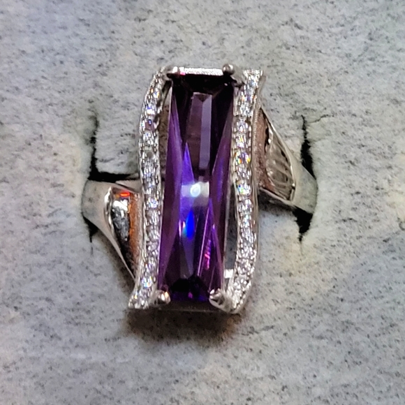 Solid 925 Silver with Amethyst Ring - Picture 1 of 2